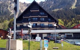 SUPERBE APPARTEMENT T2 3 ETOILES 40m2 PIED DES PISTES VUE SUR LE LAC